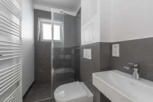 Luxuriöse sanierte 1-Zimmer-Wohnung mit Einbauküche und Balkon in Düsseldorf – Erkrather Straße 85, 40233 Oberbilk, Düsseldorf – Vorschaubild 2