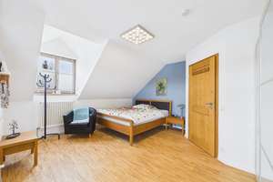 Wohlfühloase mit Gartenidylle: Modernisiertes Haus mit Einliegerwohnung, Doppelgarage und PV-Anlage – Die vollständige Adresse der Immobilie erhältst du vom Anbieter., 84137 Vilsbiburg – Vorschaubild 18