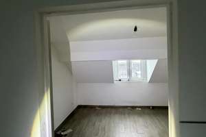Sanierte 2-Zimmer-Dachgeschosswohnung mit Fußbodenheizung in Duisburg – provisionsfrei – Liebfrauenstraße 7, 47053 Hochfeld, Duisburg – Vorschaubild 2