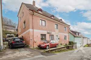 Charmantes Zweifamilienhaus mit großem Potenzial für Handwerker in ruhiger Lage – Neustadt a.d. Waldnaab (Kreis) – Vorschaubild 1