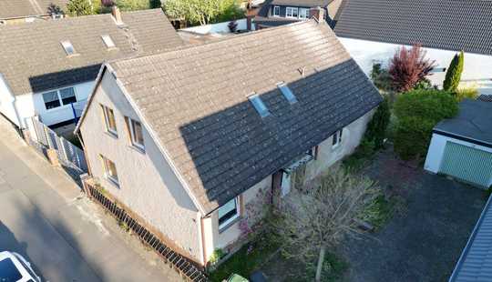 Bild von Charmantes Einfamilienhaus mit Garten, Garage und großem Potenzial
