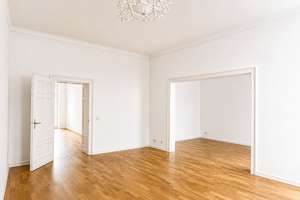 Stilvolle Altbau-Erdgeschosswohnung mit exklusivem Garten – saniert & lichtdurchflutet