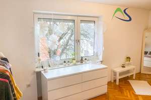 Lichtdurchflutete 4-Zimmer-Wohnung mit Südbalkon und Stellplatz in Großprüfening – Die vollständige Adresse der Immobilie erhältst du vom Anbieter., 93049 Großprüfening-Dechbetten-Königswiesen, Regensburg – Vorschaubild 3