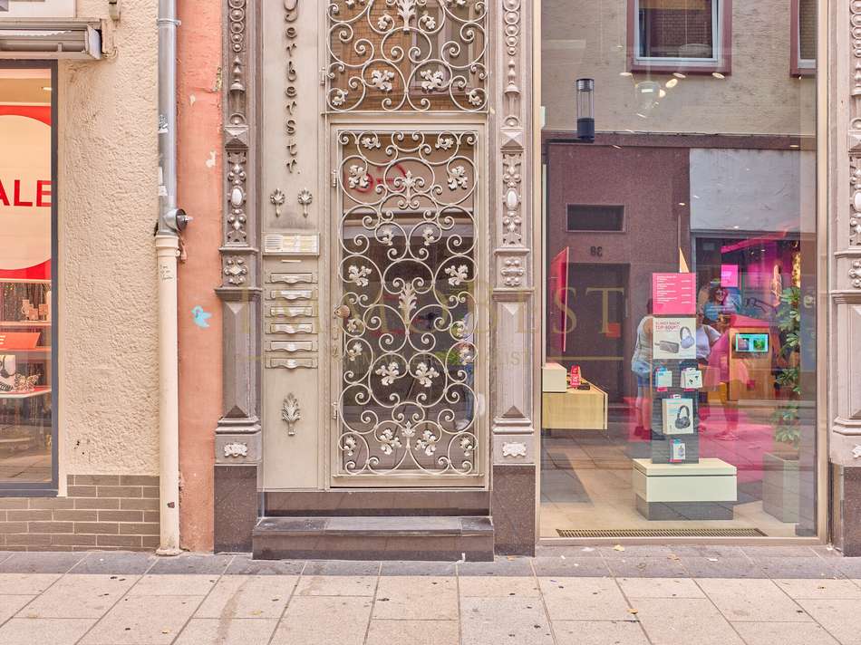 Bodentiefes Schaufenster