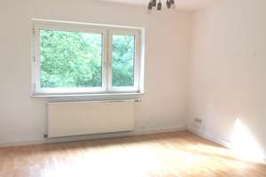 Uninähe, 2 Zimmer, Wohnküche, Einbauküche, begehbarer Kleiderschrank,Gartennutzung, Fernblick......