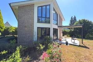 **SASEL** 195 m² Architektenhaus - 5 Zim., 3 Bädern & Garten – Niedrigenergiehaus in Toplage – Konrad-Reuter-Straße 44, 22393 Sasel, Hamburg – Vorschaubild 4