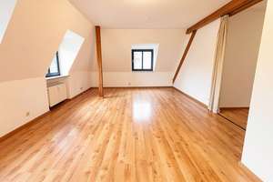 Dachgeschoßwohnung am Rand der Altstadt