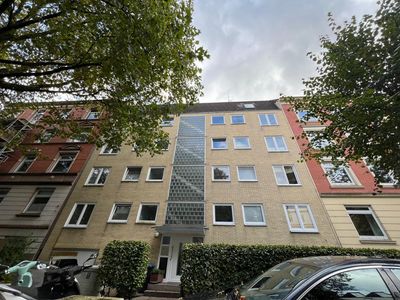 Helle teilmöbliert 1-Zimmer-Wohnung in ruhiger Nebenstraße im beliebten Stadtteil Winterhude.