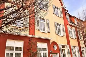 Charmante Dachgeschosswohnung im Jugendstil-Altbau – Wohnen in bester Weststadtlage