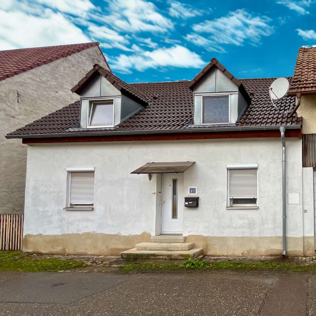 Immobilie in Neuenburg am Rhein - Saniertes Einfamilienhaus mit ausbaufähiger Scheune - Bild 0