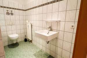 Bezugsfreie 2-Zimmer-Altbauwohnung mit Balkon in Chemnitz-Kaßberg: 57 m², OG, gepflegt & WG-geeignet – Die vollständige Adresse der Immobilie erhältst du vom Anbieter., 9112 Kaßberg, Chemnitz – Vorschaubild 11