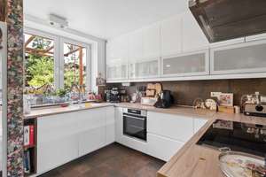 Ihr Passiv‑Reihenhaus in Iserbrook – klare Architektur, hohe Effizienz. – Die vollständige Adresse der Immobilie erhältst du vom Anbieter., 22589 Iserbrook, Hamburg – Vorschaubild 3