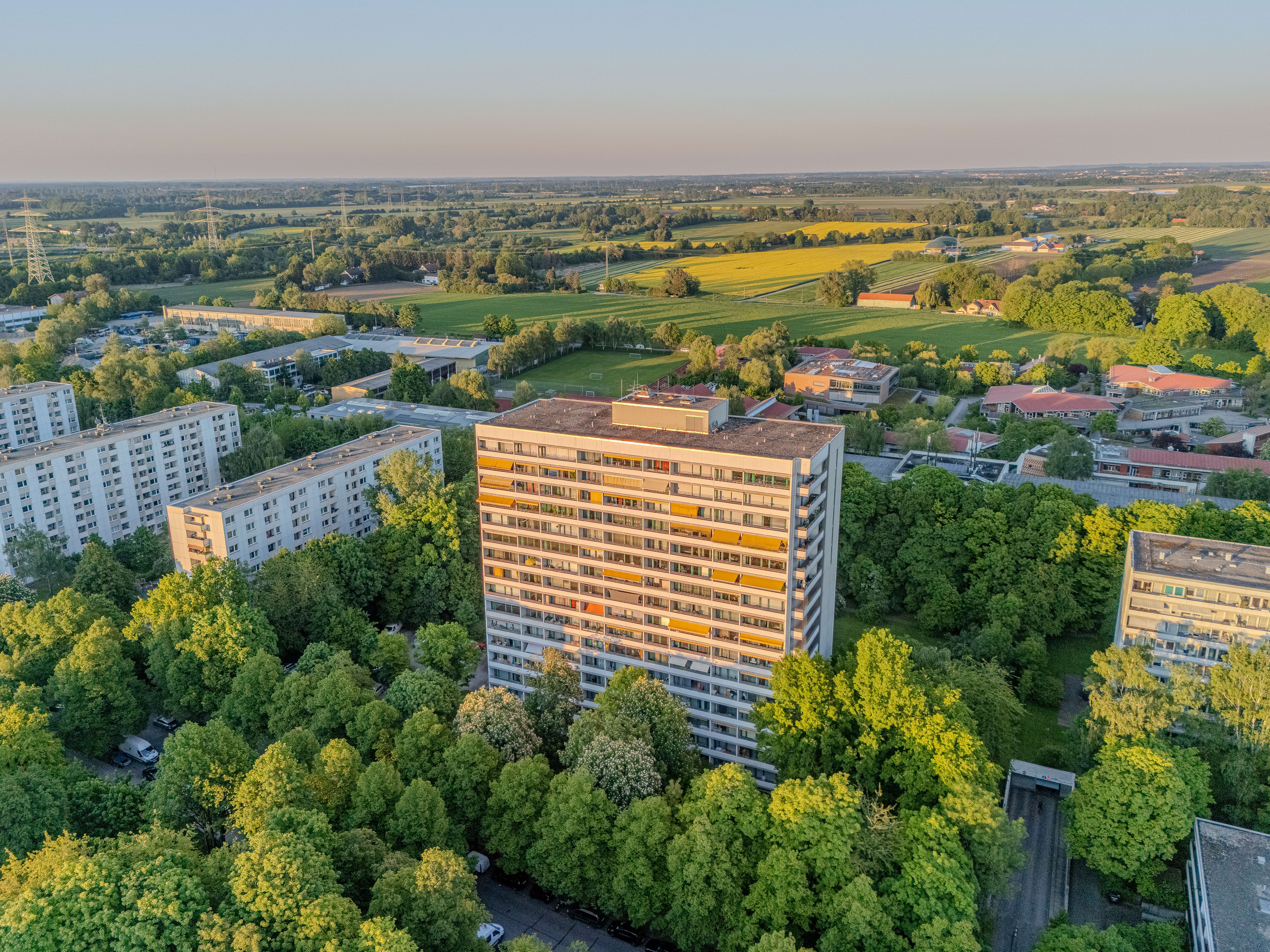 Johanneskirchen / renovierungsbedürftiges 1-Zimmer-Apartment mit Balkon, München – Bild 1