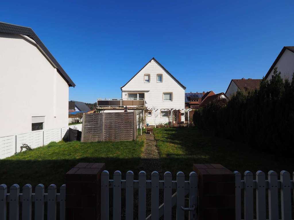 Immobilie in Zweibrücken - GÜNSTIGES EINFAMILIENHAUS MIT GARAGE IN ZWEIBRÜCKEN-RIMSCHWEILER - Bild 0