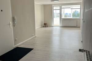 Helle und warme 3-Zimmer Wohnung im 5. OG mit Fahrstuhl und verglastem Balkon in Wolfsburg-Westhagen