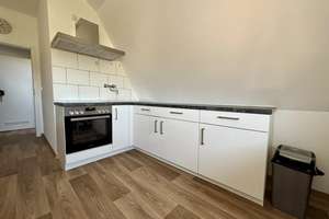 Modernisierte DG-Wohnung, 2-Zimmer-Küche, Bad in Mannheim-Luzenberg