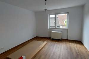 Renovierte 3-Zimmer-Wohnung in toller Lage mit großem Balkon & Blick auf den Hopfenberg – Friedrichstraße 57, 76229 Grötzingen, Karlsruhe – Vorschaubild 2