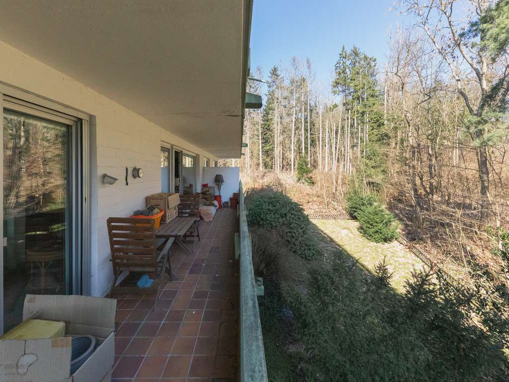 Immobilie in Königstein - Wohnen in exklusiver Waldrandlage: Großzügige Wohnung mit 2 Terrassen und Wellnessbereich - Bild 1