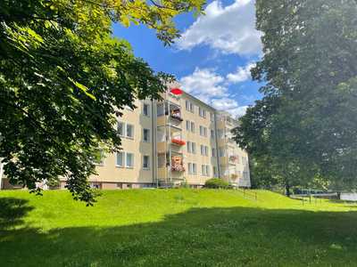 Sehr schöne 4-Raum-Wohnung mit Balkon in ruhiger Wohnlage