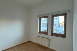 Balkon, EBK, Parkett, Dusche, Aufzug. Lichdurchflutete 2RWE in der nördlichen Innenstadt in Halle! – Die vollständige Adresse der Immobilie erhältst du vom Anbieter., 6108 Nördliche Innenstadt, Halle (Saale) – Vorschaubild 10