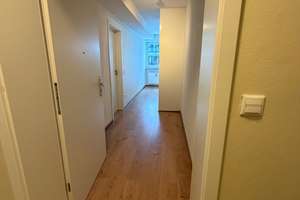 **Sonnige Penthouse Wohnung - wunderschön und bezugsfrei – mit separatem Gewerberaum / Einliegerapp. – Würmtalstraße 18, 81375 Neuhadern, München – Vorschaubild 3