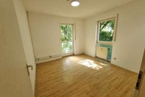 Natur pur, lichte Vierzimmerwohnung mit großem Balkon und Terrasse im 3-Familienhaus – Die vollständige Adresse der Immobilie erhältst du vom Anbieter., 90518 Altdorf bei Nürnberg – Vorschaubild 7