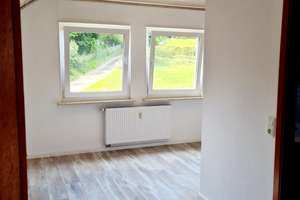 Saniertes Wohnhaus mit Einliegerwohnung, zwei Garagen und großem Grundstück – Die vollständige Adresse der Immobilie erhältst du vom Anbieter., 31787 Hameln – Vorschaubild 14