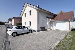 Modernes, sonniges EFH mit Sichtdachstuhl & eingewachsenem Garten – Ruhe & Privatsphäre – Die vollständige Adresse der Immobilie erhältst du vom Anbieter., 84547 Emmerting – Vorschaubild 5