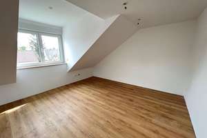 Sebaldussiedlung, Nähe Uni + City! Toll sanierte 2,5-Zi.-DG-Whg. + Garage! – Die vollständige Adresse der Immobilie erhältst du vom Anbieter., 91058 Sebaldus, Erlangen – Vorschaubild 4