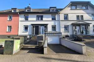 Modernisiertes Reihenmittelhaus mit Wärmepumpe in zentraler Lage von Bochum-Weitmar