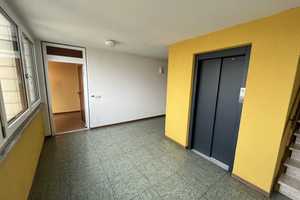 PF-Sonnenhof: Bezugsfreie 2-1/2 Zi.-Wohnung mit Balkon und Garage in guter Wohnlage – Eugen-Bolz-Straße  25, 75180 Pforzheim – Vorschaubild 2