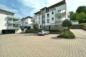 Moderne 2-Zimmerwohnung mit Terrasse, eigenem Gartenanteil, TG & PKW-Außenstellplatz!