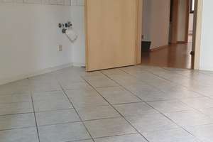***SCHÖNE WOHNUNG MIT SÜD/WEST-BALKON, GROSSE KÜCHE, BAD MIT WANNE/DUSCHE*** – Fritz-Matschke-Str. 5, 9113 Schloßchemnitz, Chemnitz – Vorschaubild 4