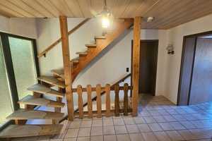 Einfamilienhaus mit großem Potenzial: Großzügige Räume, Garten und zwei Balkone! – Altenkirchen (Westerwald) (Kreis) – Vorschaubild 3