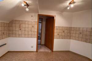 Teilweise renoviertes 3-Familienhaus mit Pkw-Garagen 
in zentraler Wohnlage von Hagen-Westerbauer – Die vollständige Adresse der Immobilie erhältst du vom Anbieter., 58135 Haspe-Ost, Hagen – Vorschaubild 63