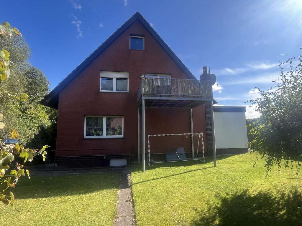 Immobilie in Dörentrup - Gepflegtes Zweifamilienhaus in ruhiger Wohnlage von Dörentrup–Ortsteil - Bild 1