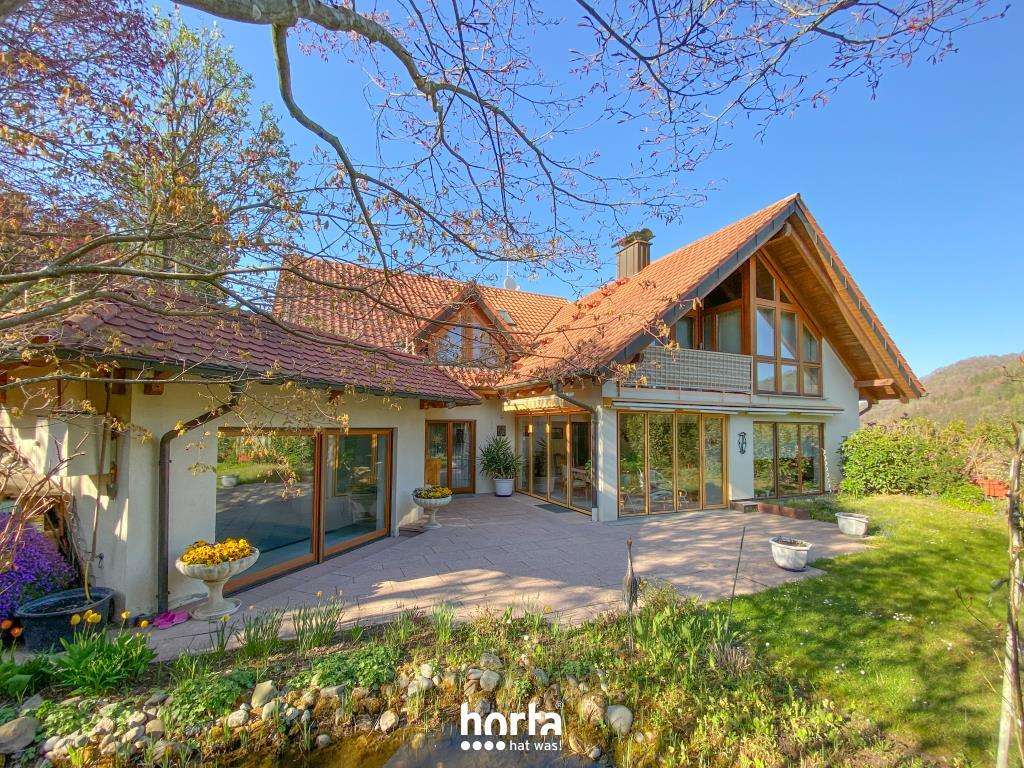 Immobilie in Radolfzell am Bodensee - Familientraum im Grünen - Haus mit Schönblick & Gartenparadies in Radolfzell-Stahringen - Bild 0