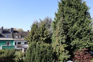 Charmante 3-Zimmer-Wohnung direkt am idyllischen Siepental mit Balkon und Tiefgaragenstellplatz – Die vollständige Adresse der Immobilie erhältst du vom Anbieter., 45136 Huttrop, Essen – Vorschaubild 2