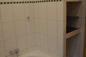 Gemütliches Zweifamilienhaus mit großem Garten, Einbauküchen und Stellplätzen in Coburg-Zentrum – Heuweg 3, 96450 Mitte, Coburg – Vorschaubild 8