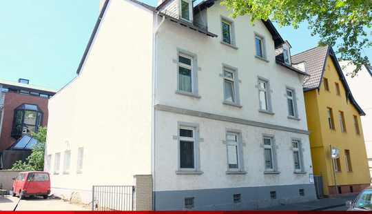 Bild von Frankfurt Höchst! Mehrfamilienhaus mit 4 Wohnungen und einer Praxis.