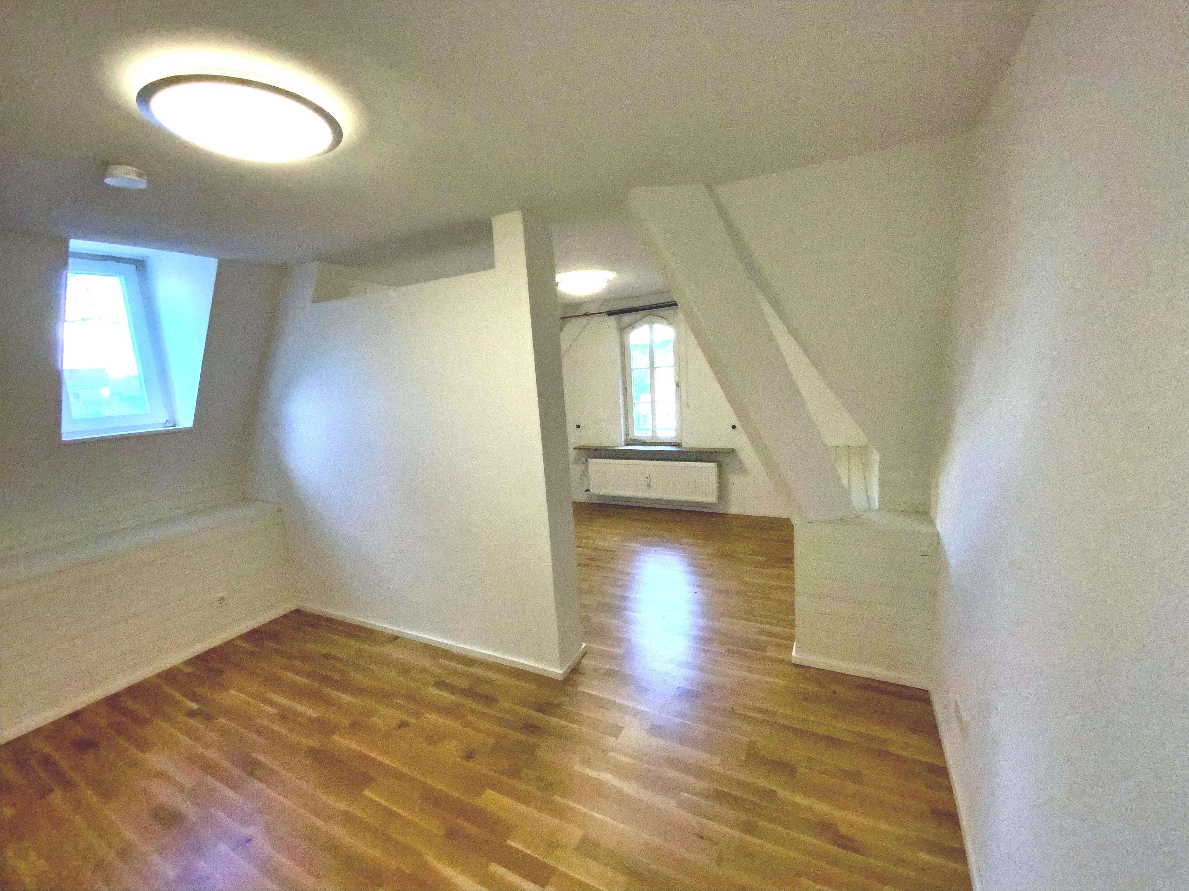 Immobilie in Lindau (Bodensee) - Dachgeschosswohnung mit Seeblick in Jahrhundertwende Villa Lindau - Bild 1