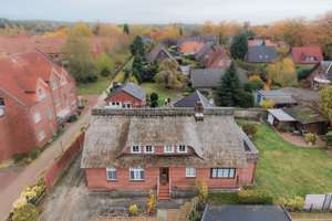 Charmantes Fachwerk-Mehrfamilienhaus mit 4 Wohneinheiten im Herzen von Salzhausen – Die vollständige Adresse der Immobilie erhältst du vom Anbieter., 21376 Salzhausen – Vorschaubild 1