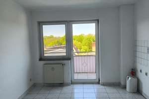 Gut geschnittene 2-Zimmer-Wohnung mit Domblick und Blick ins Nippeser Tälchen – sofort bezugsfrei – Die vollständige Adresse der Immobilie erhältst du vom Anbieter., 50733 Nippes (Ortsteil), Köln – Vorschaubild 2