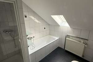 2,5 Zimmer Dachgeschoss-Wohnung in Krefeld-Fischeln - Küche inklusive – Die vollständige Adresse der Immobilie erhältst du vom Anbieter., 47807 Fischeln, Krefeld – Vorschaubild 4