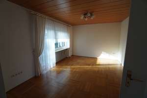 Familienfreundliches Zweifamilienhaus in Schwaig bei Nürnberg – Die vollständige Adresse der Immobilie erhältst du vom Anbieter., 90571 Schwaig bei Nürnberg – Vorschaubild 5