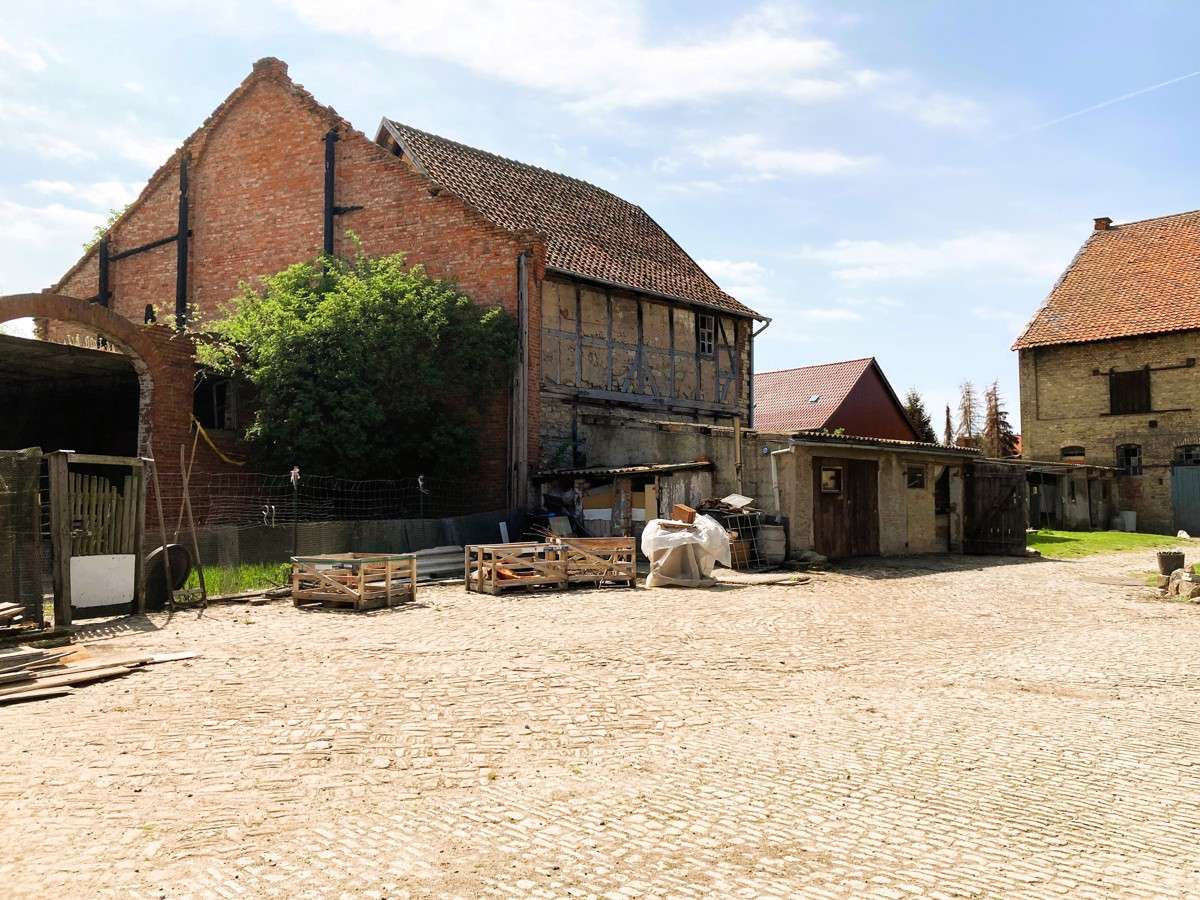 denkmalgeschützter 3-Seiten Hof mit einem Doppelhaus im Landkreis Harz, Harz Kreis – Bild 3