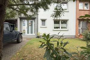 Schönes Häuschen mit großem Garten