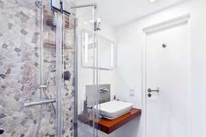 Die Tür geht auf, der Blick hinauf: 4-Zimmer mit Südbalkon und Weitsicht in Feuerbach! – 70469 Feuerbacher Tal, Stuttgart – Vorschaubild 19