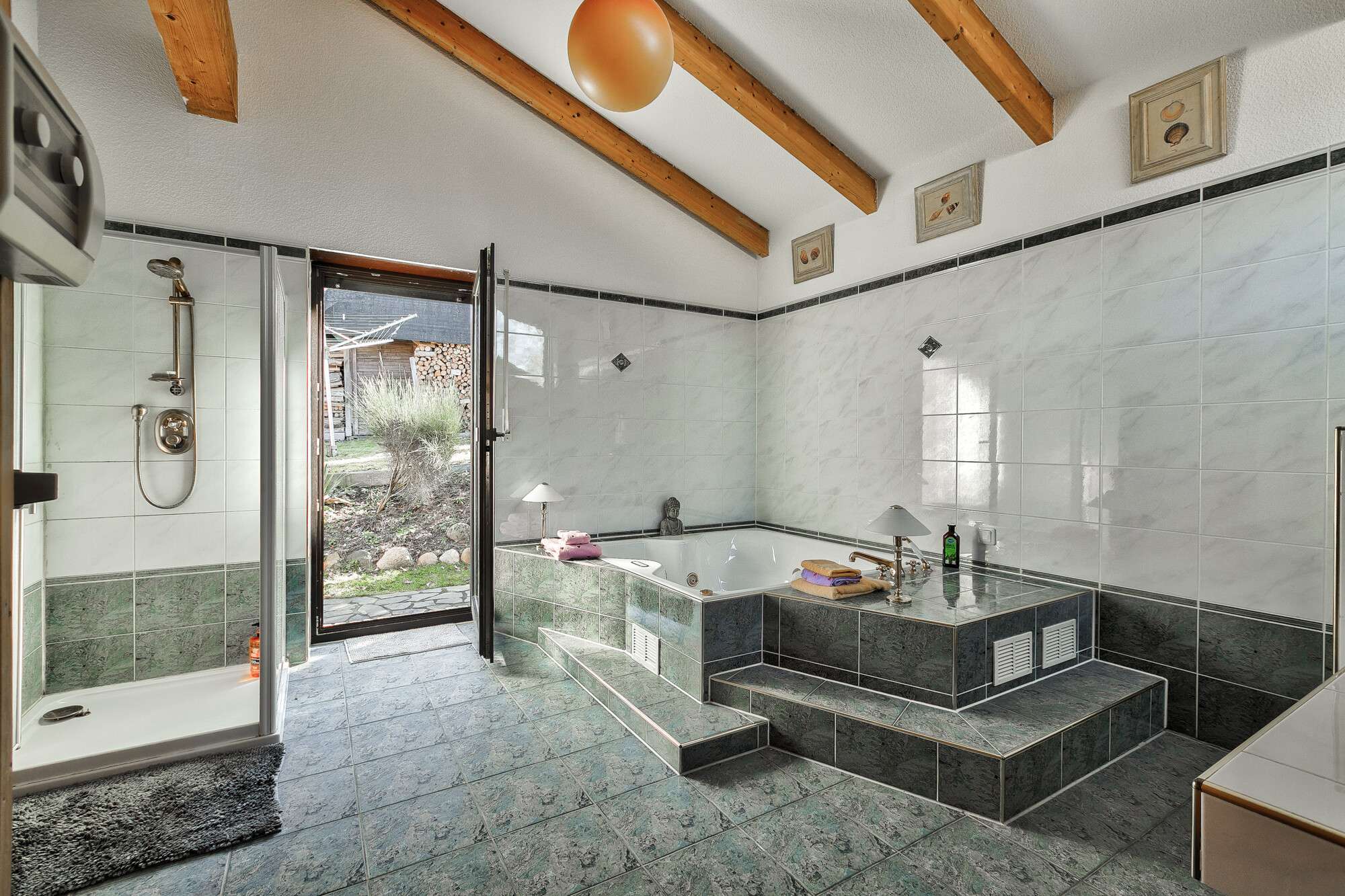 Immobilie in Diensdorf-Radlow - Einfamilienhaus mit Einliegerwohnung und herrlichem Seeblick - Bild 2