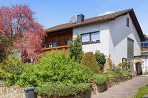 ***Charmantes Einfamilienhaus mit Einliegerwohnung***
